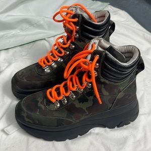 Camo chunky hiking boots